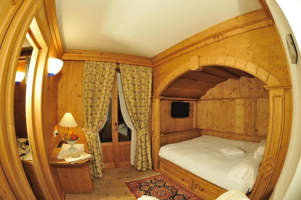 סנטה קתרינה ואלפורבה Hotel Baita Fiorita חדר תמונה